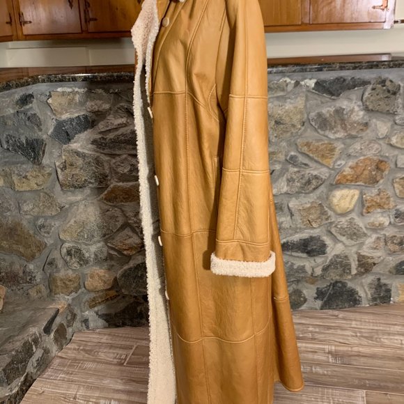 Audrey Talbott Beige Lambskin Shearling - Picture 2 of 8